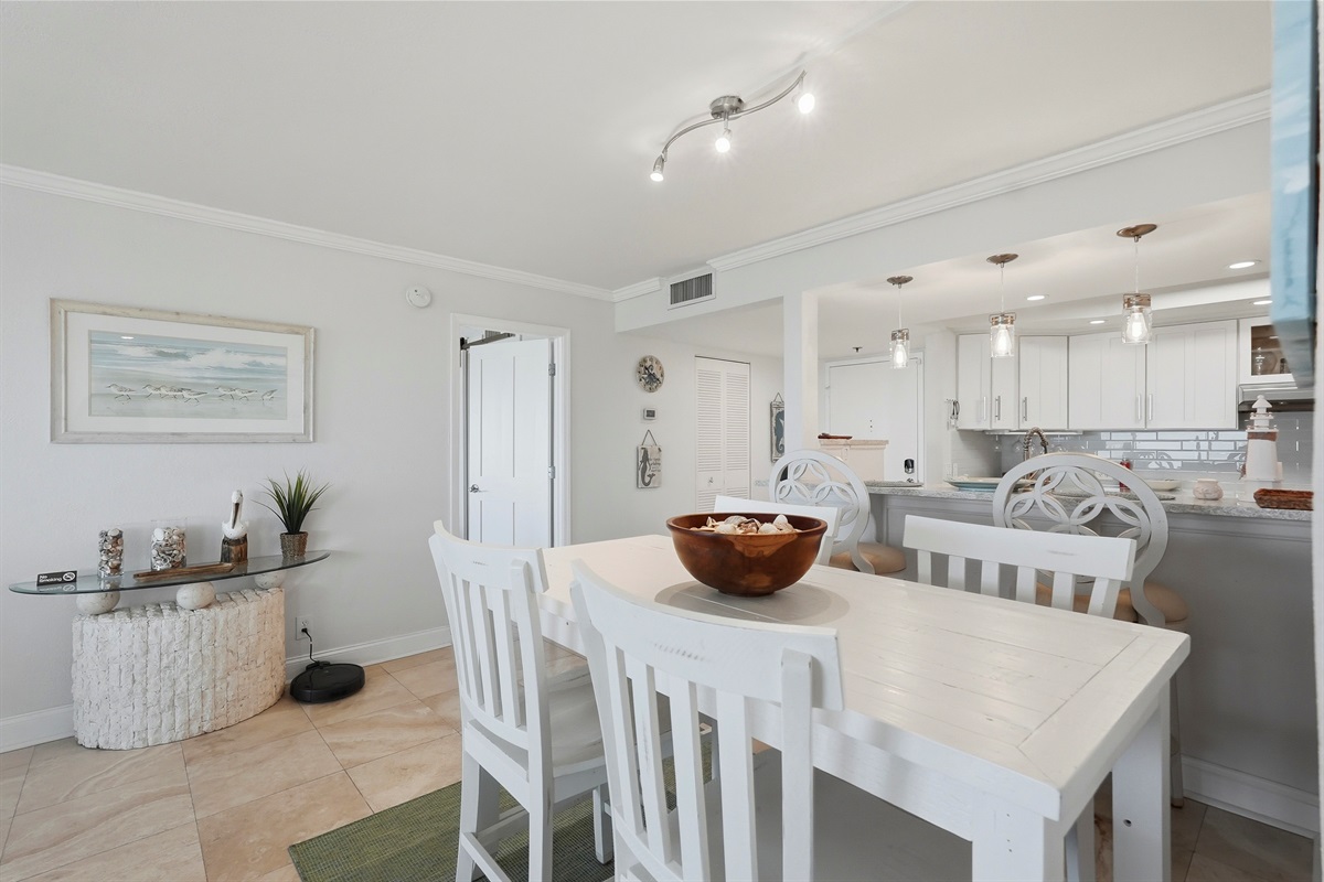 Dining Area, seating for four people