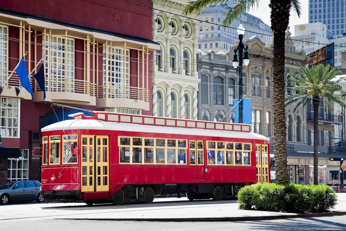 and takes you down Canal into downtown and the French Quarter!