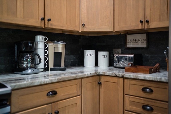 Coffee maker and keurig - filters provided