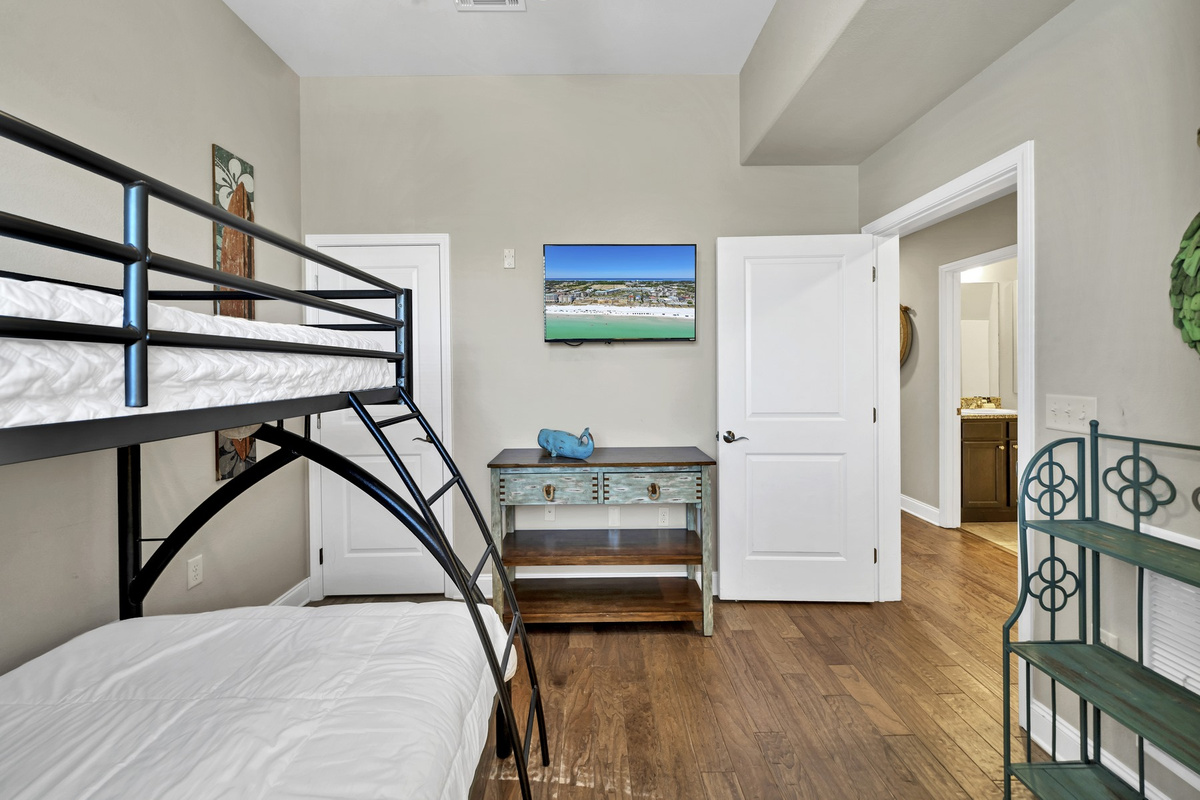 The third bedroom also has a 55'' LG Smart TV.