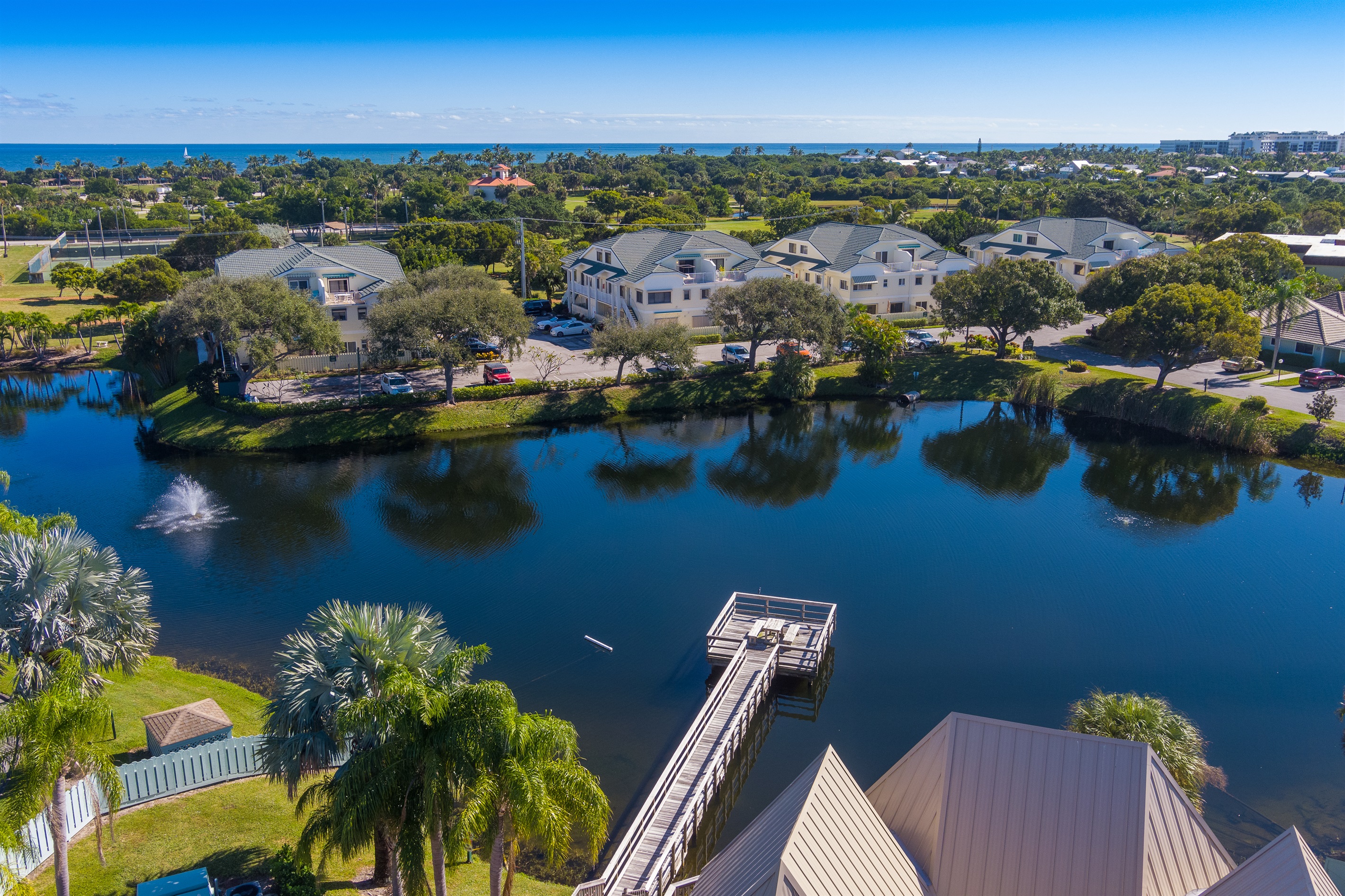 JupRent's -Paradise on the Park - 3bed/3bath - Prime Location near Everything! 5