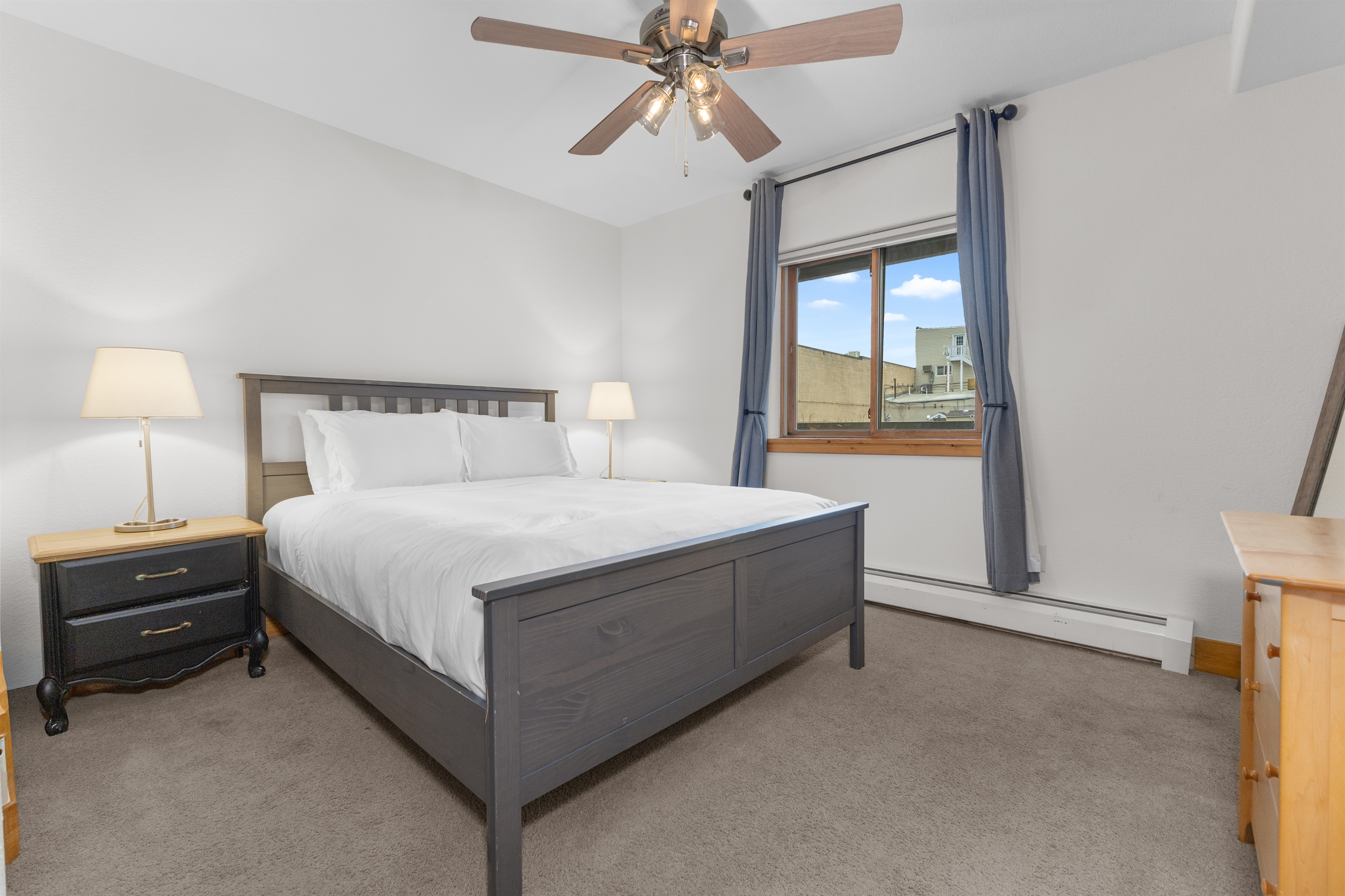 Bedroom 3 | Queenbed