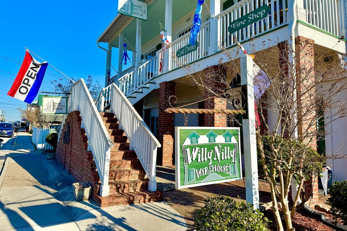Downtown historic Swansboro on the waterfront - boating, fishing, dining, shopping, live music, and small town fun