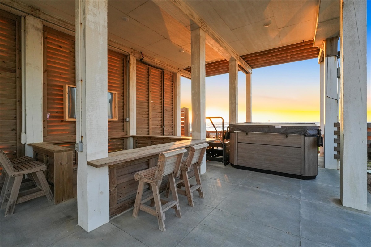 1cfe7044f15a4d4d90cb23a9374df231 Large | Beachhouse | Texas | TX | Vacation Homes | Galveston | Crystal Beach | Kokomo | Breezy Days | Beachfront Elegance | Sunrise Serenity | Southern Sands Property Management, LLC