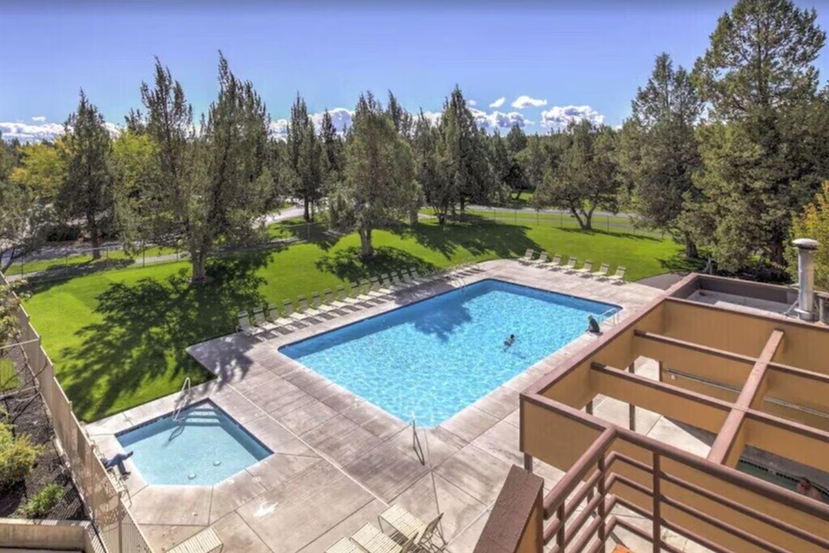 Sports Center Pool & Hot Tub
