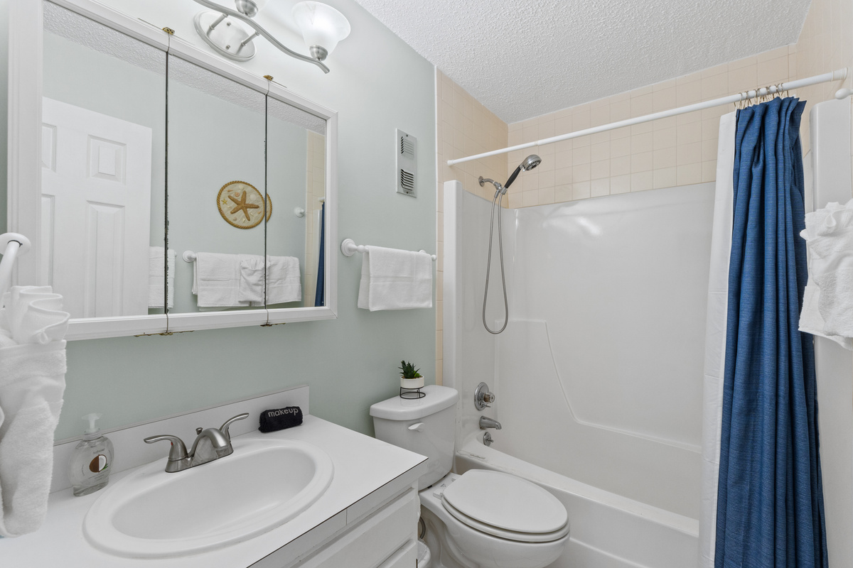 Bathroom 1 with Combination Tub/Shower