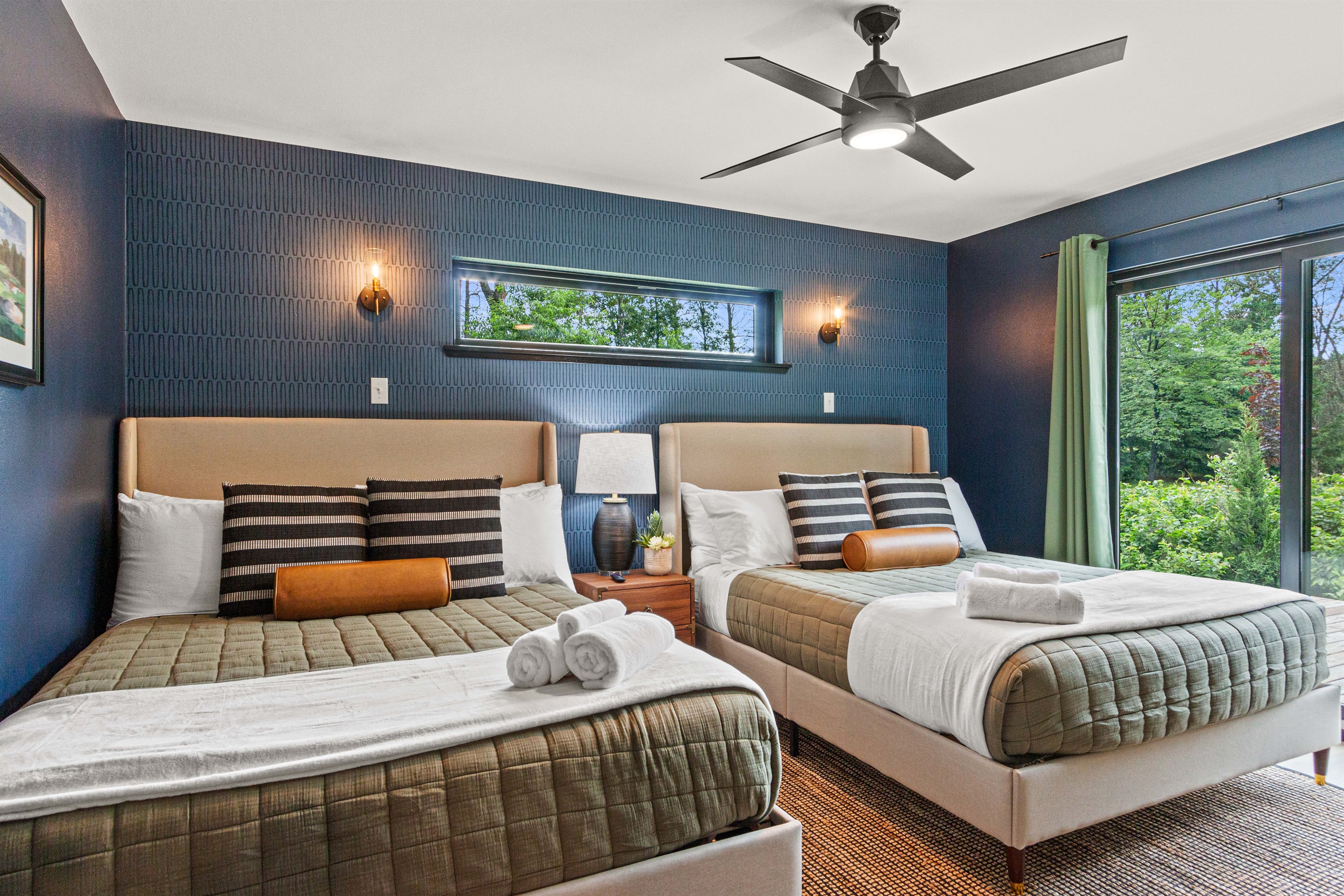 Bedroom 1 - 2 Queen beds