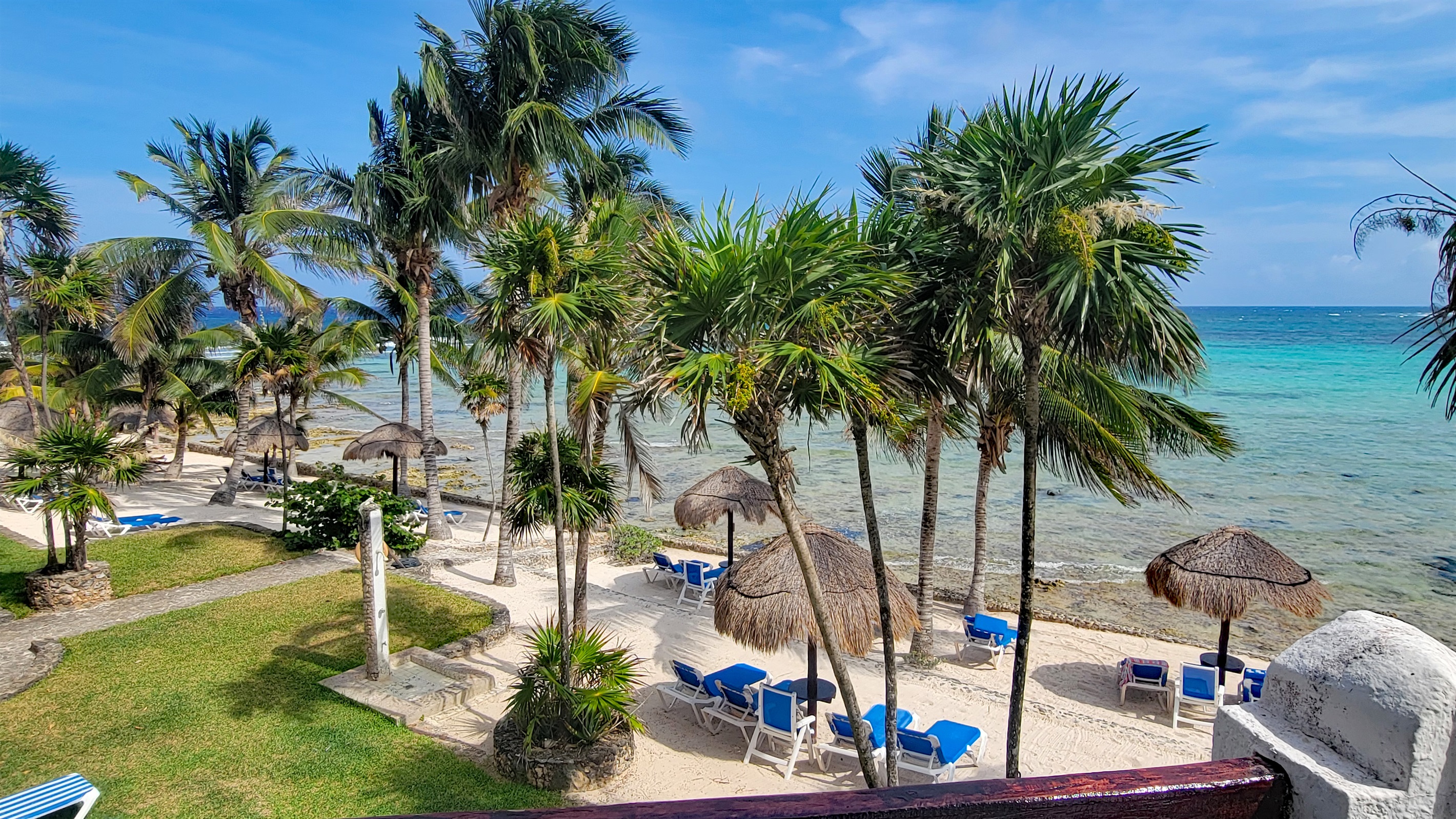 Beachfront, Stunning Huge Pool, Great Internet 5