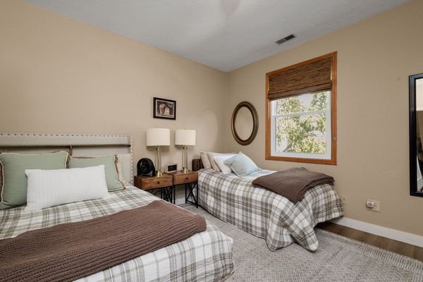 Irish Ivy Retreat | 2BR Near Notre Dame, photo 20