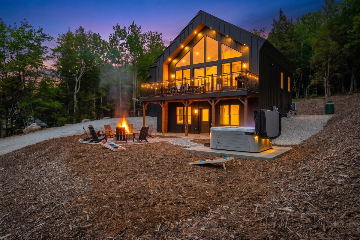 Welcome to Thunder Snow Chalet, your perfect mountain escape!