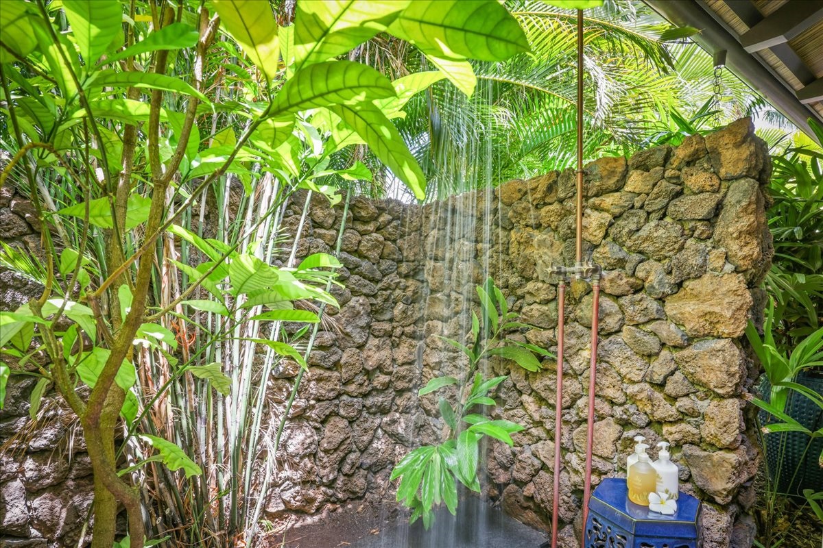 One of 4 outdoor showers