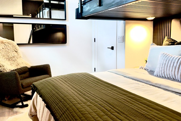 2nd bedroom with 2 queen beds