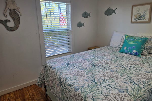 Bedroom 2 - Queen Bed