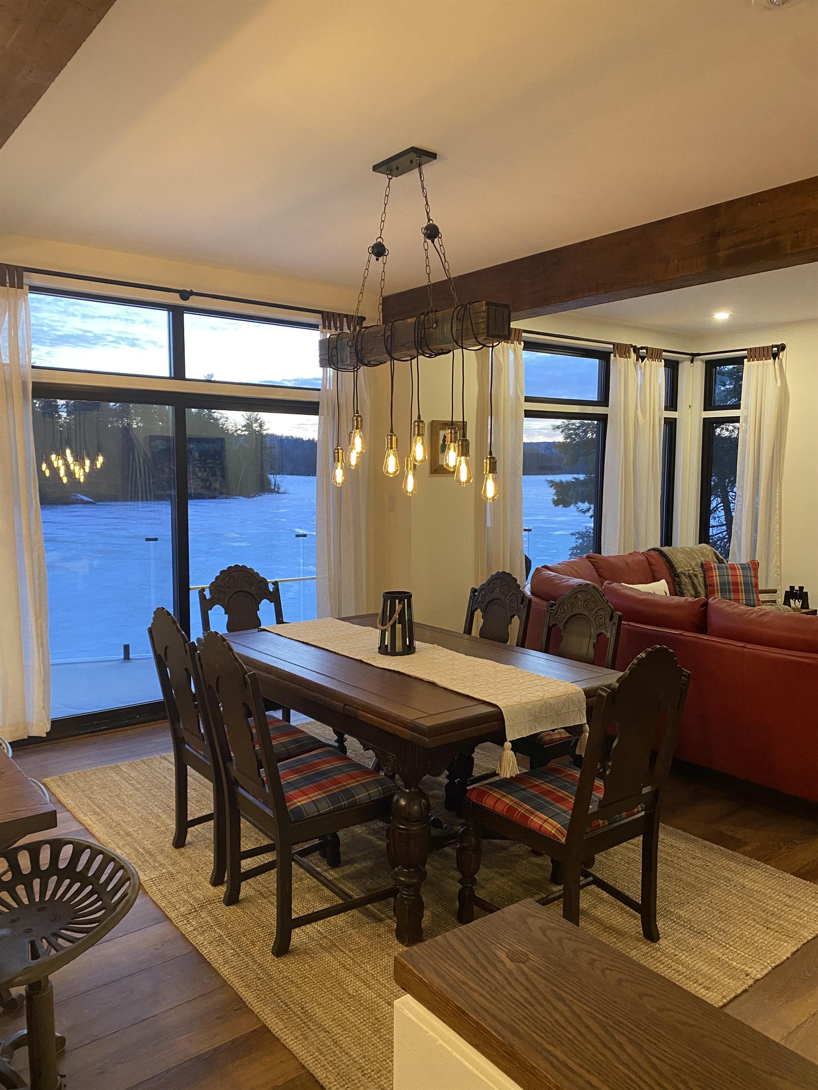 Beautiful view of Lac McGregor from dining room and living room area