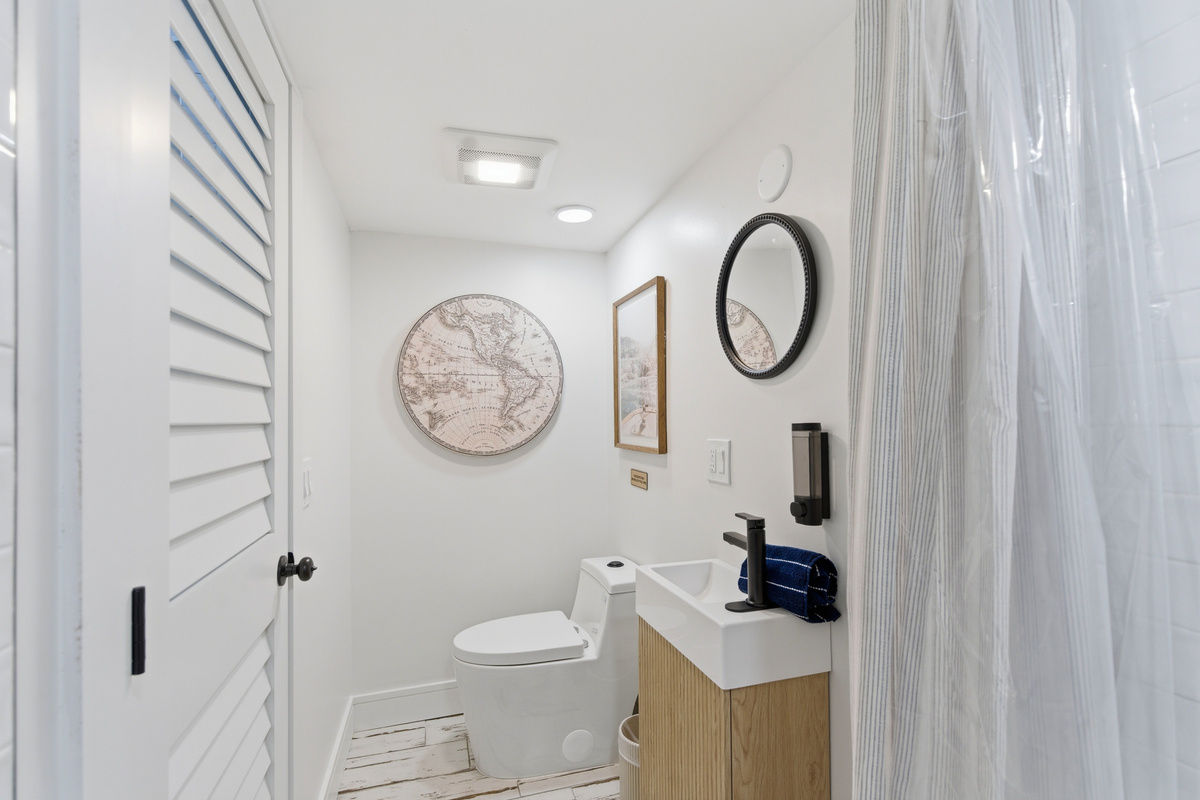 Bathroom #3 located in the Sail room