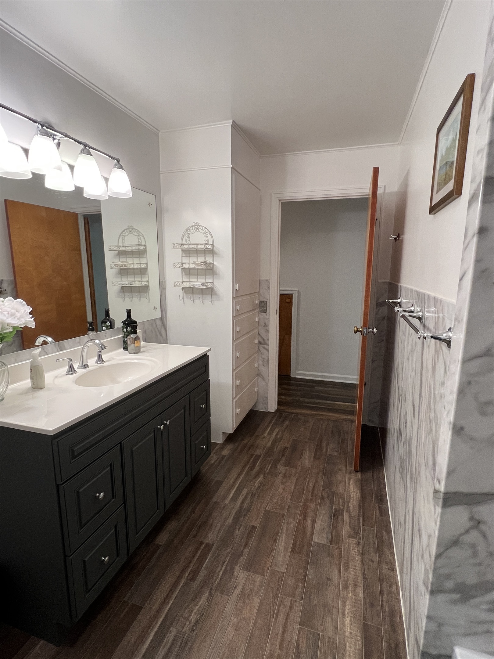 Renovated bathroom with tub/shower