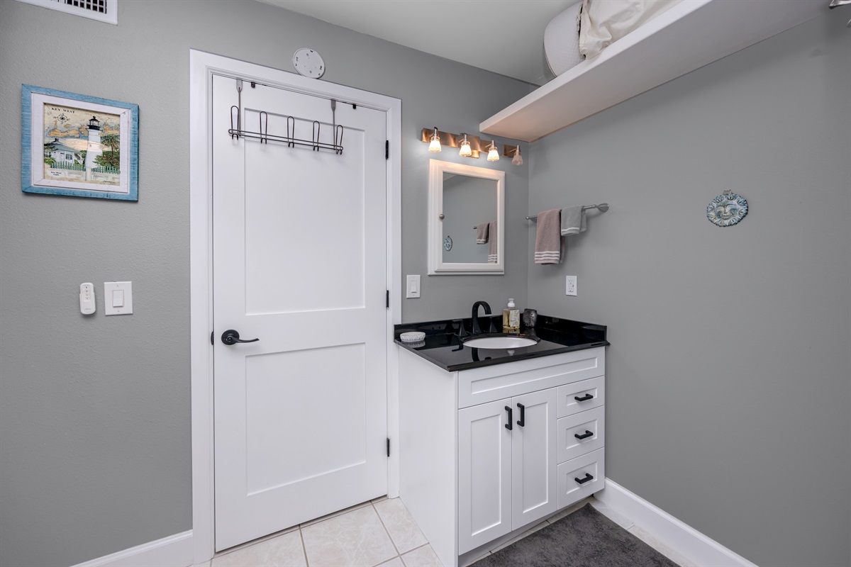 extra sink & mirror
