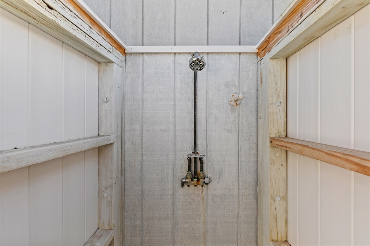 2nd outdoor enclosed shower