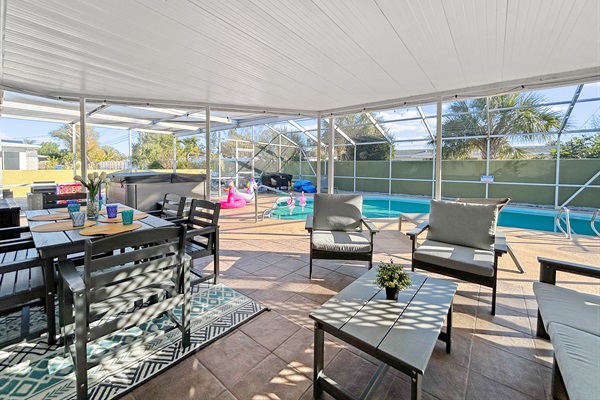 🏝️ Covered lanai hangout: morning coffee or evening wine