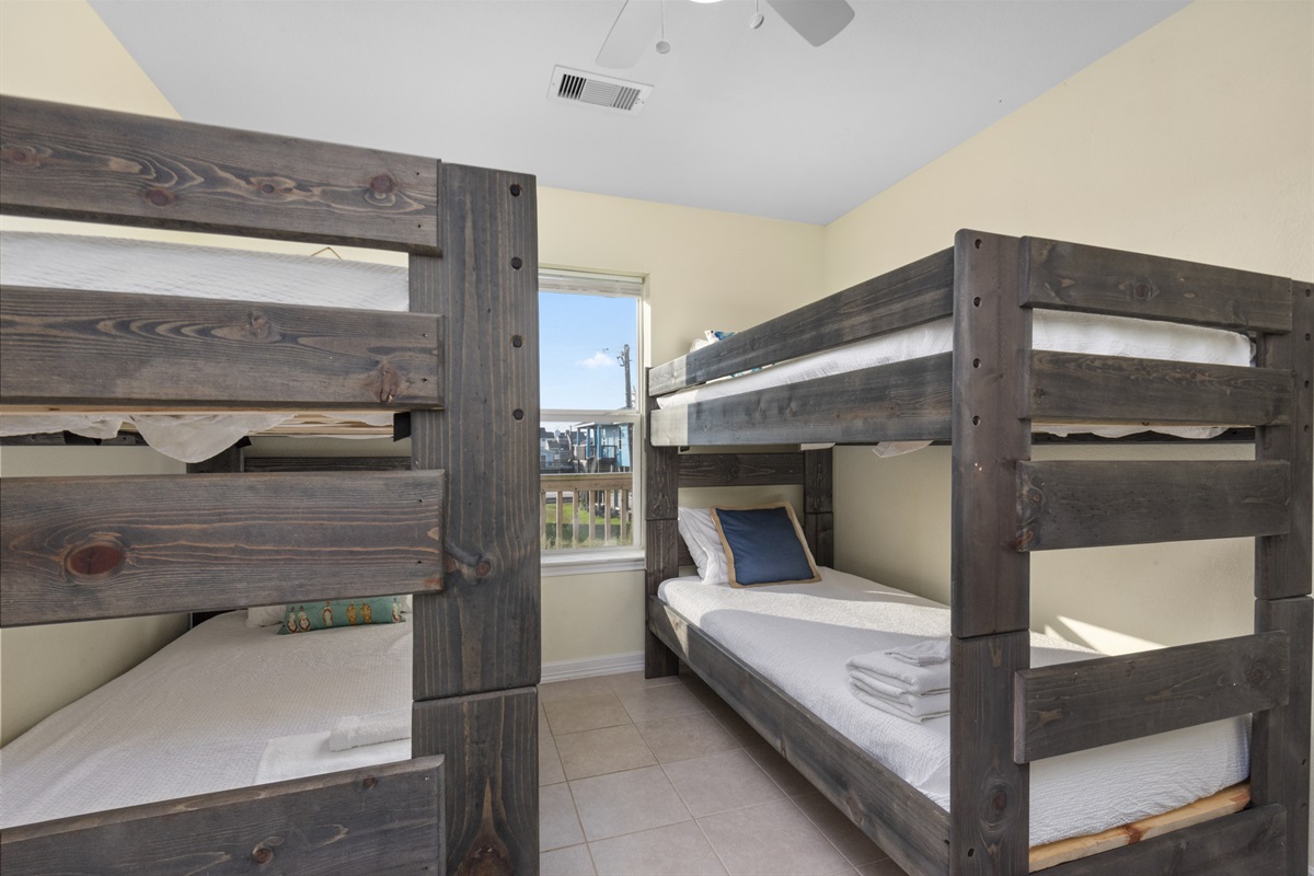 1d73d7484c8842f7933855159d877d7c Large | Beachhouse | Texas | TX | Vacation Homes | Galveston | Crystal Beach | Kokomo | Breezy Days | Beachfront Elegance | Sunrise Serenity | Southern Sands Property Management, LLC