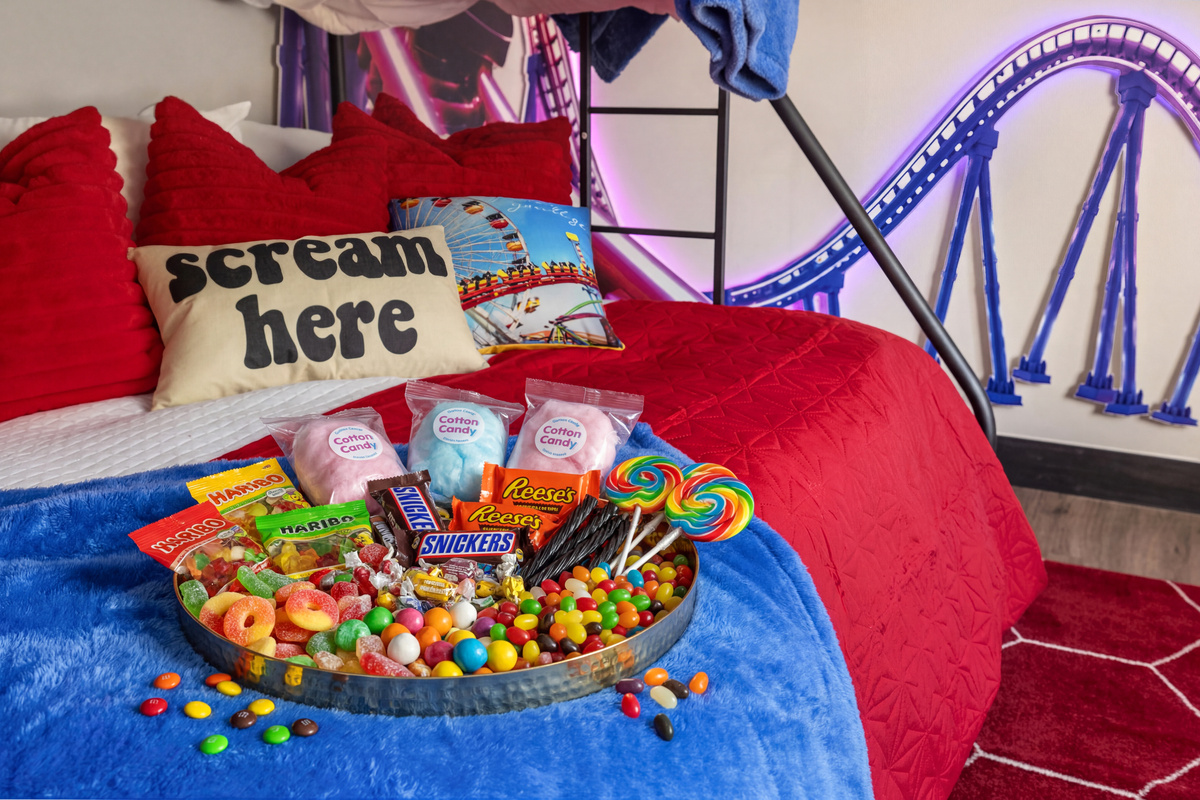 A welcome tray of candy for the ride-all-day crew.