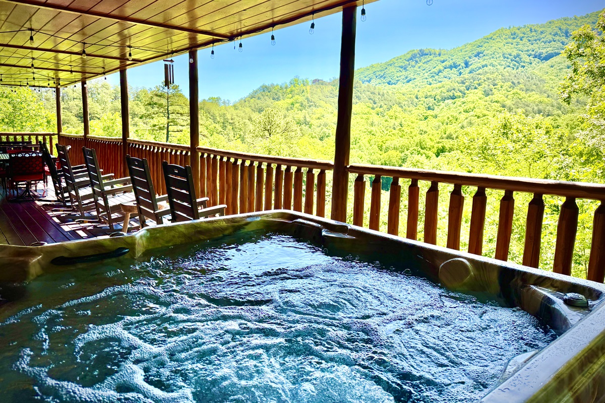 Hot tub for 7 with view.