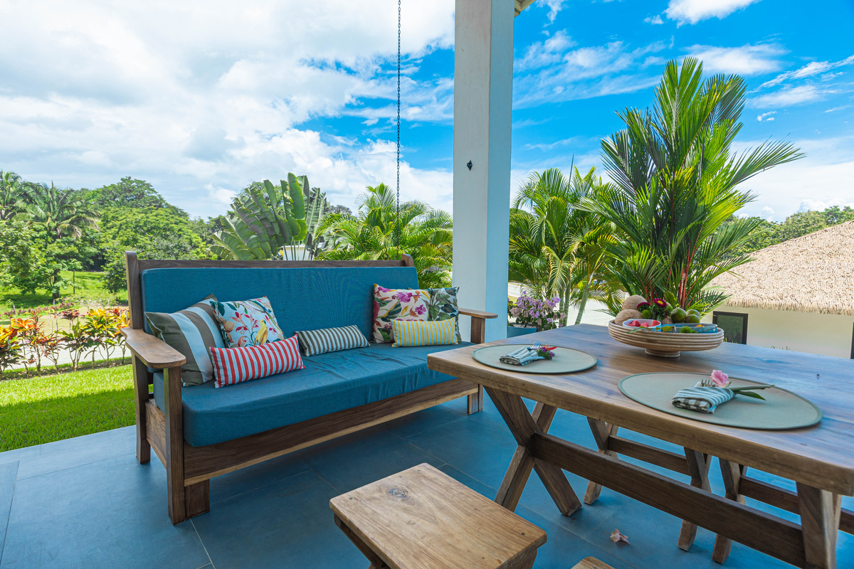Outdoor dining/seating area
