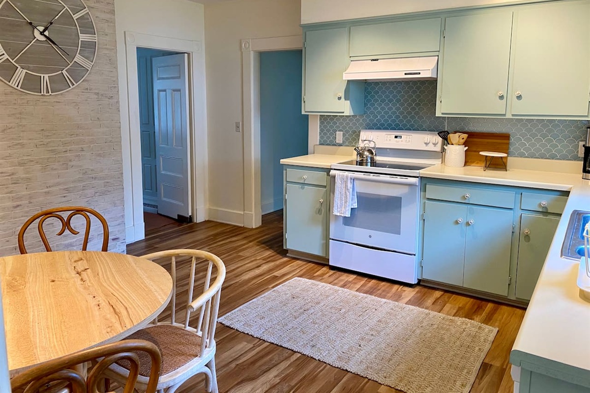 Condo kitchen+ seating area