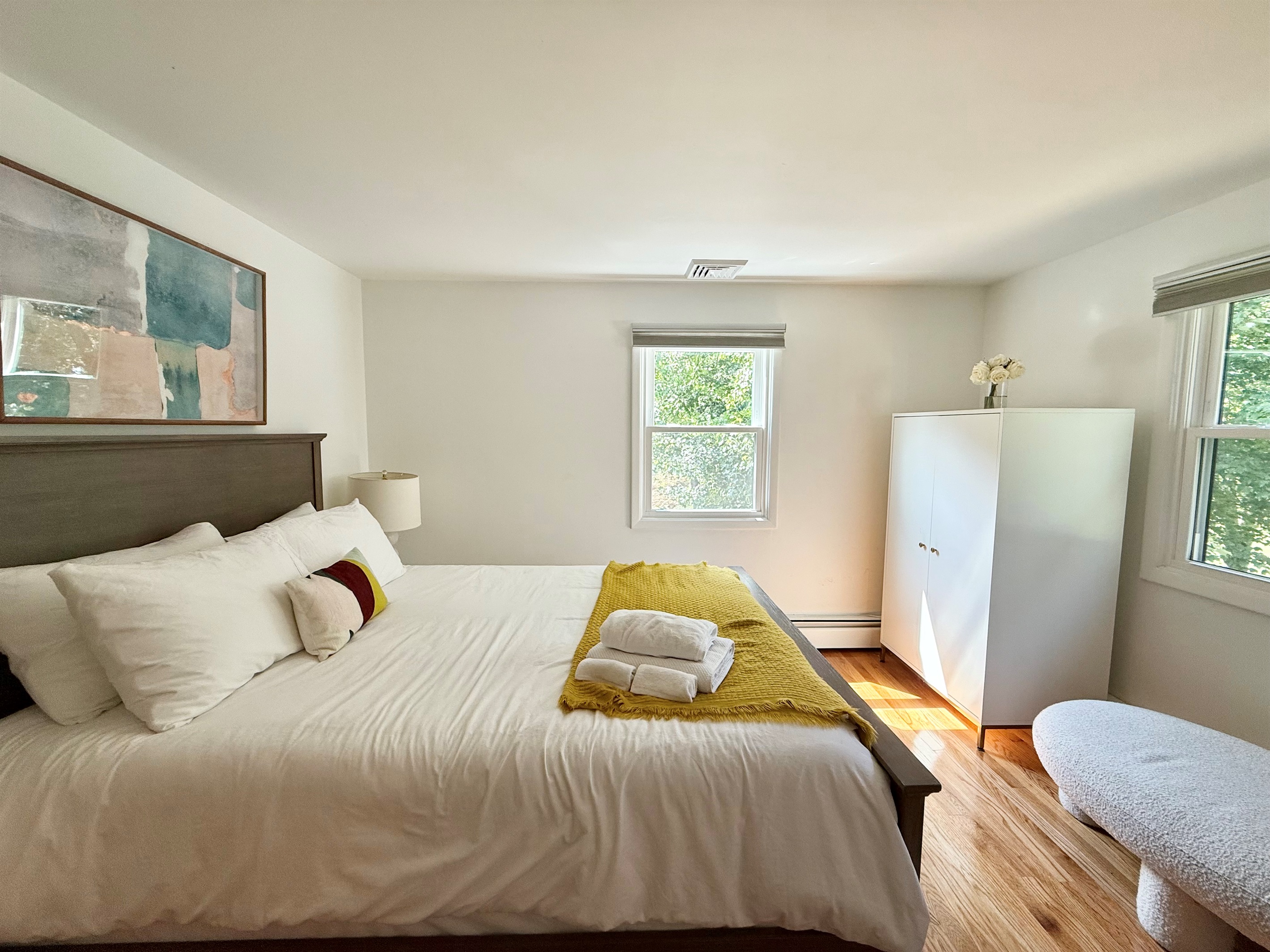 Queen bed with ensuite bathroom
