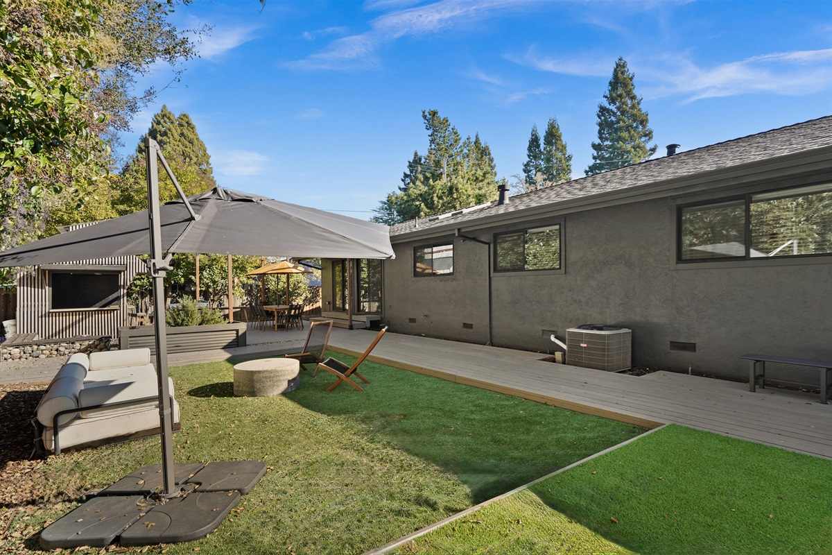 Enjoy your own private outdoor oasis with spacious seating areas, beautiful surroundings, and plenty of room to relax, dine, and enjoy Napa Valley's beautiful weather.