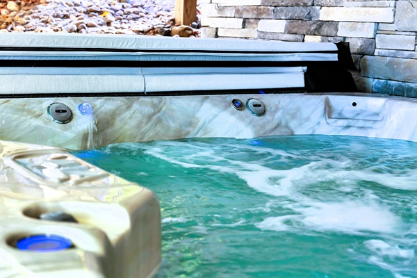 Year-roung covered hot-tub