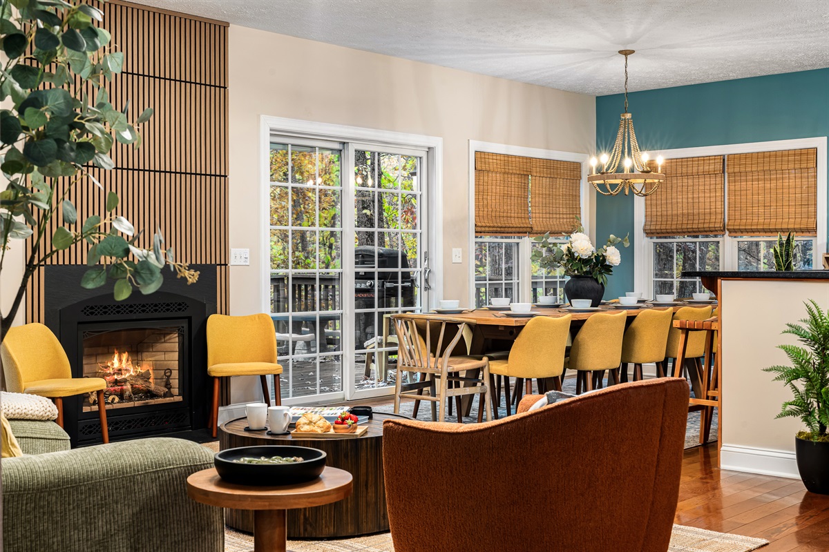 Gather, eat, and cozy up — an open, sunny space made for slow mornings and shared meals.