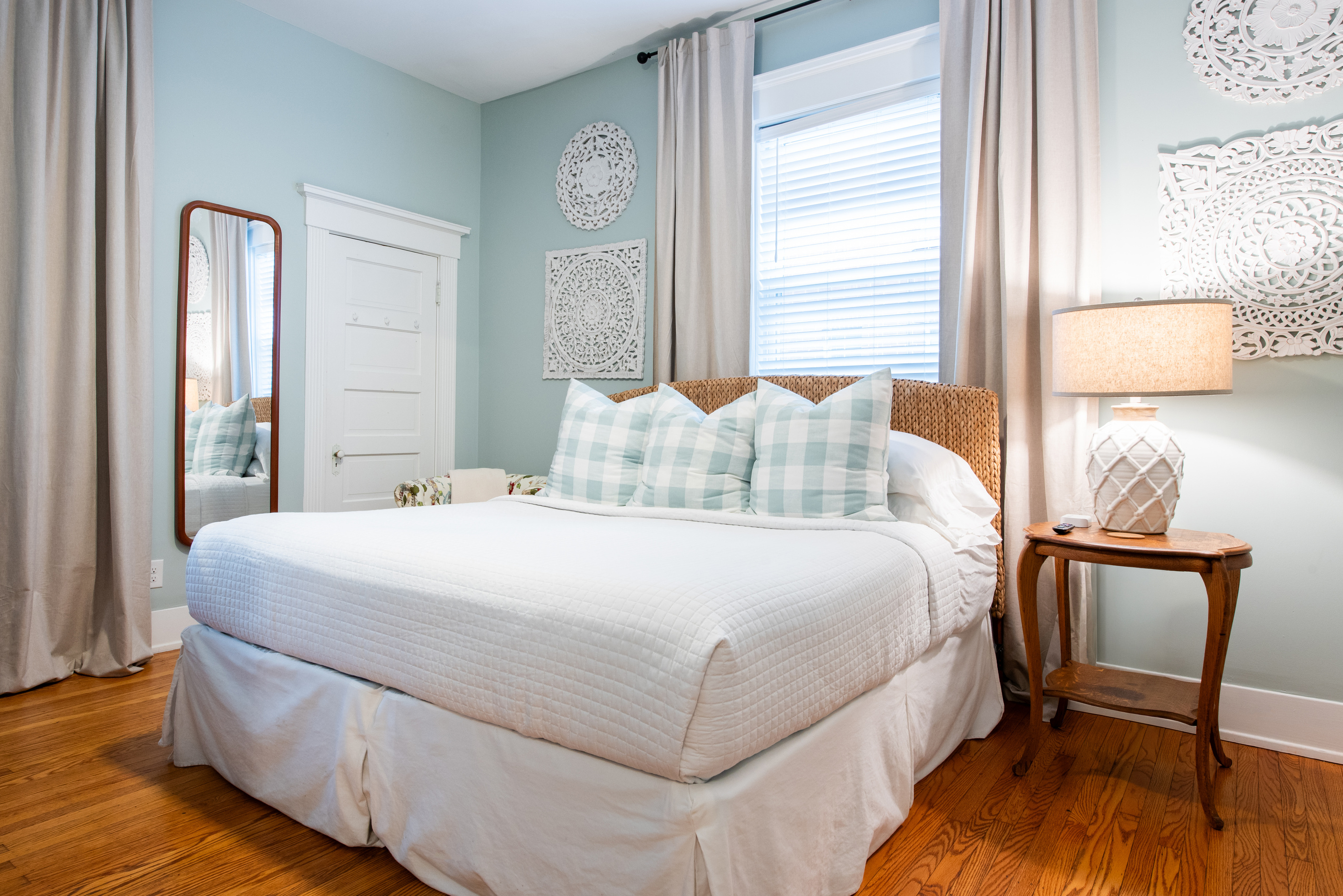 1st Floor 2nd Bedroom ~ King Size Bed ~ 45" Smart TV