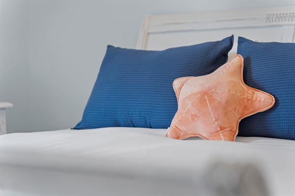 Upstairs bedroom #3 queen bed