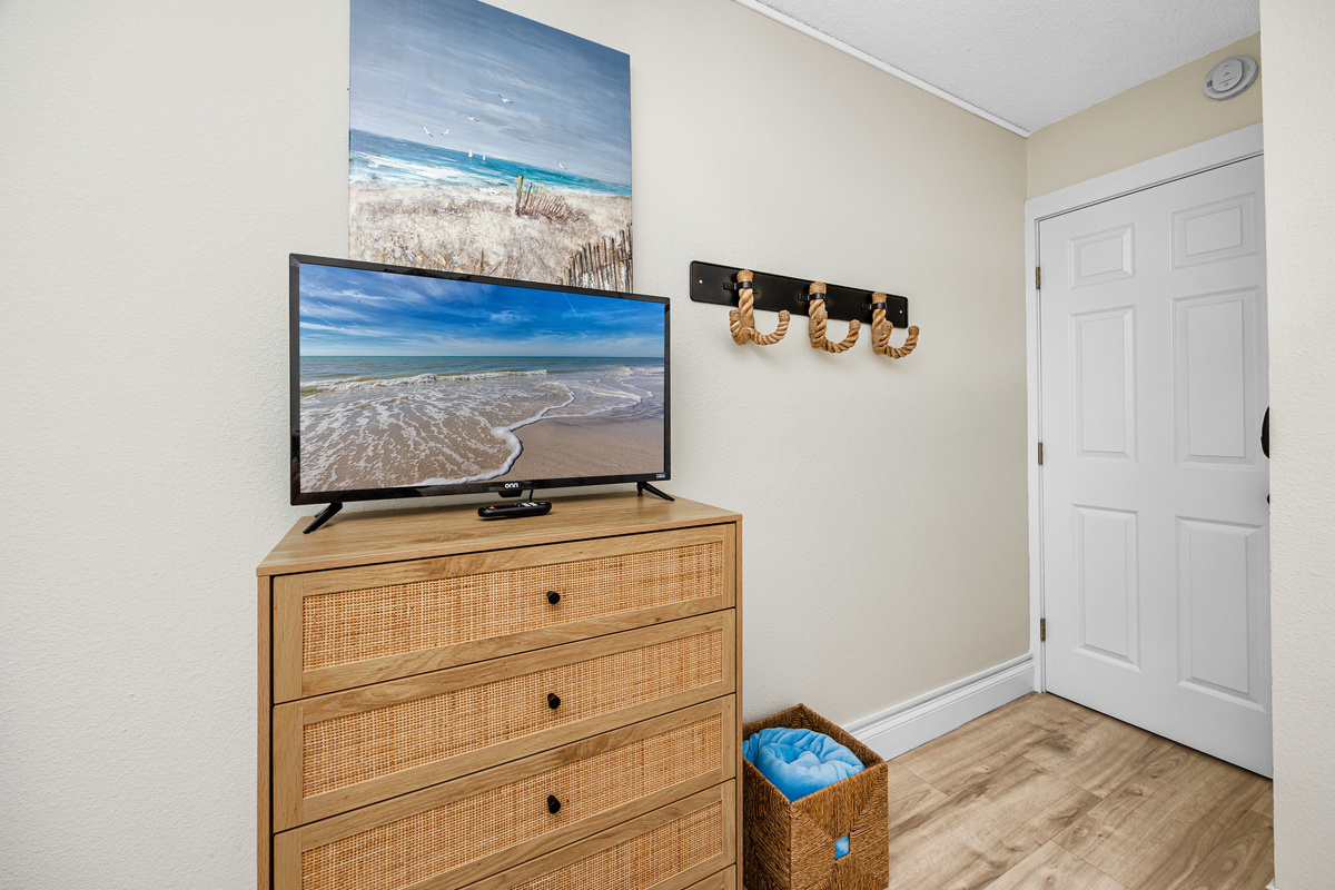 Dresser for unpacking during your stay