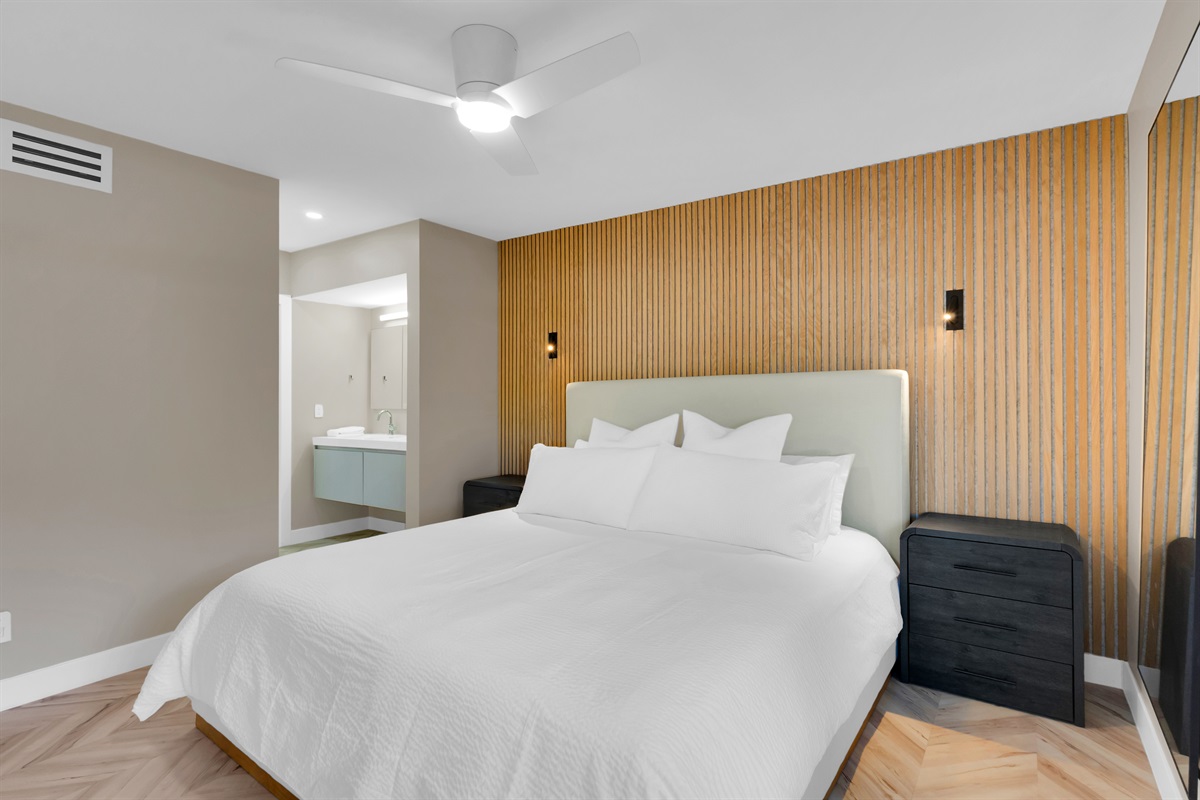 Master (King) Bedroom