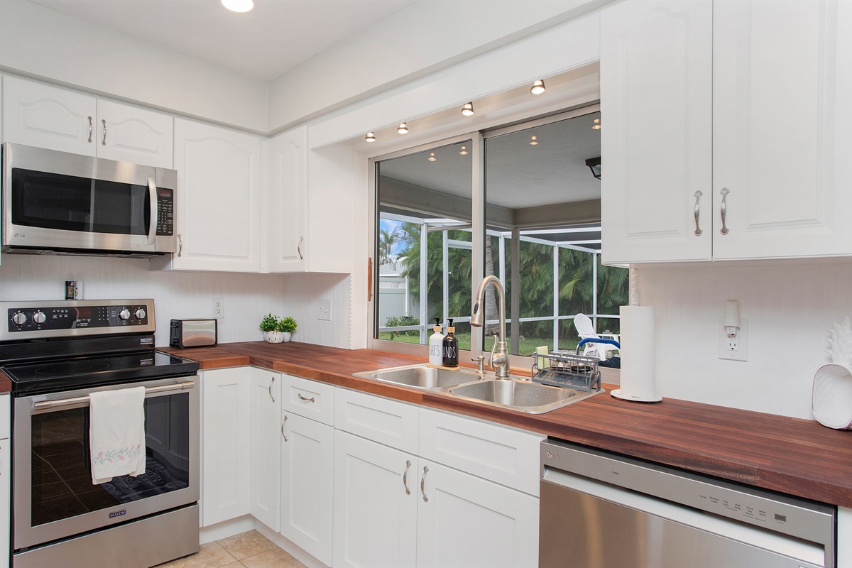 Fully stocked kitchen to prepare your next gourmet dinner
