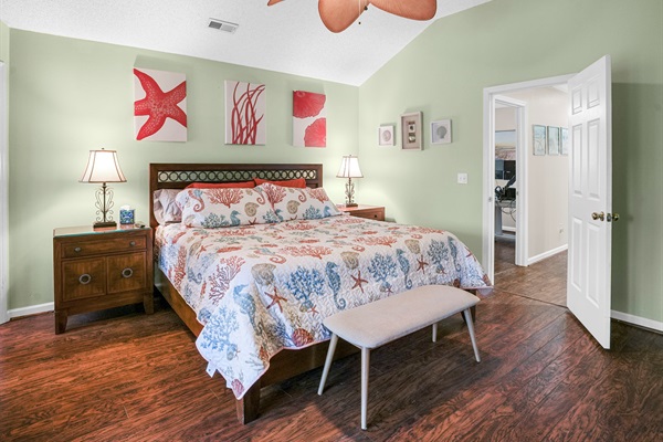 Master Bedroom, King Bed