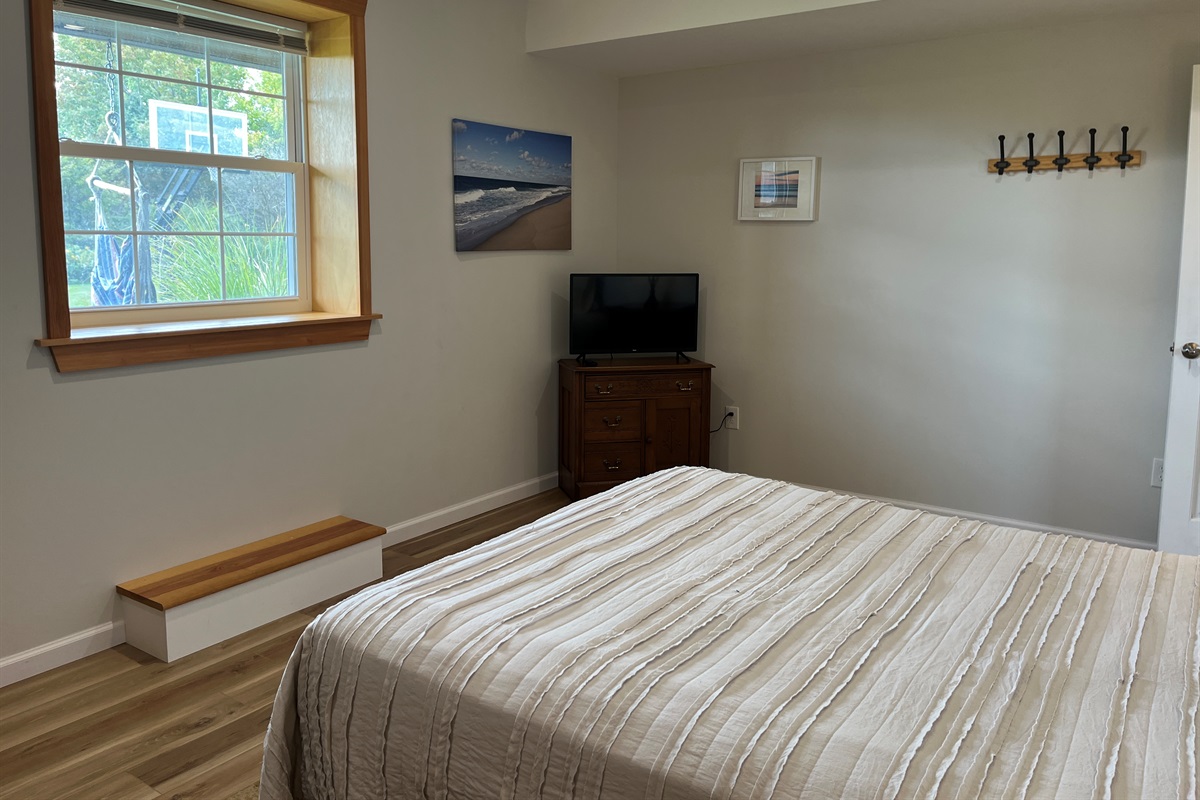 Lower level Queen bedroom #2