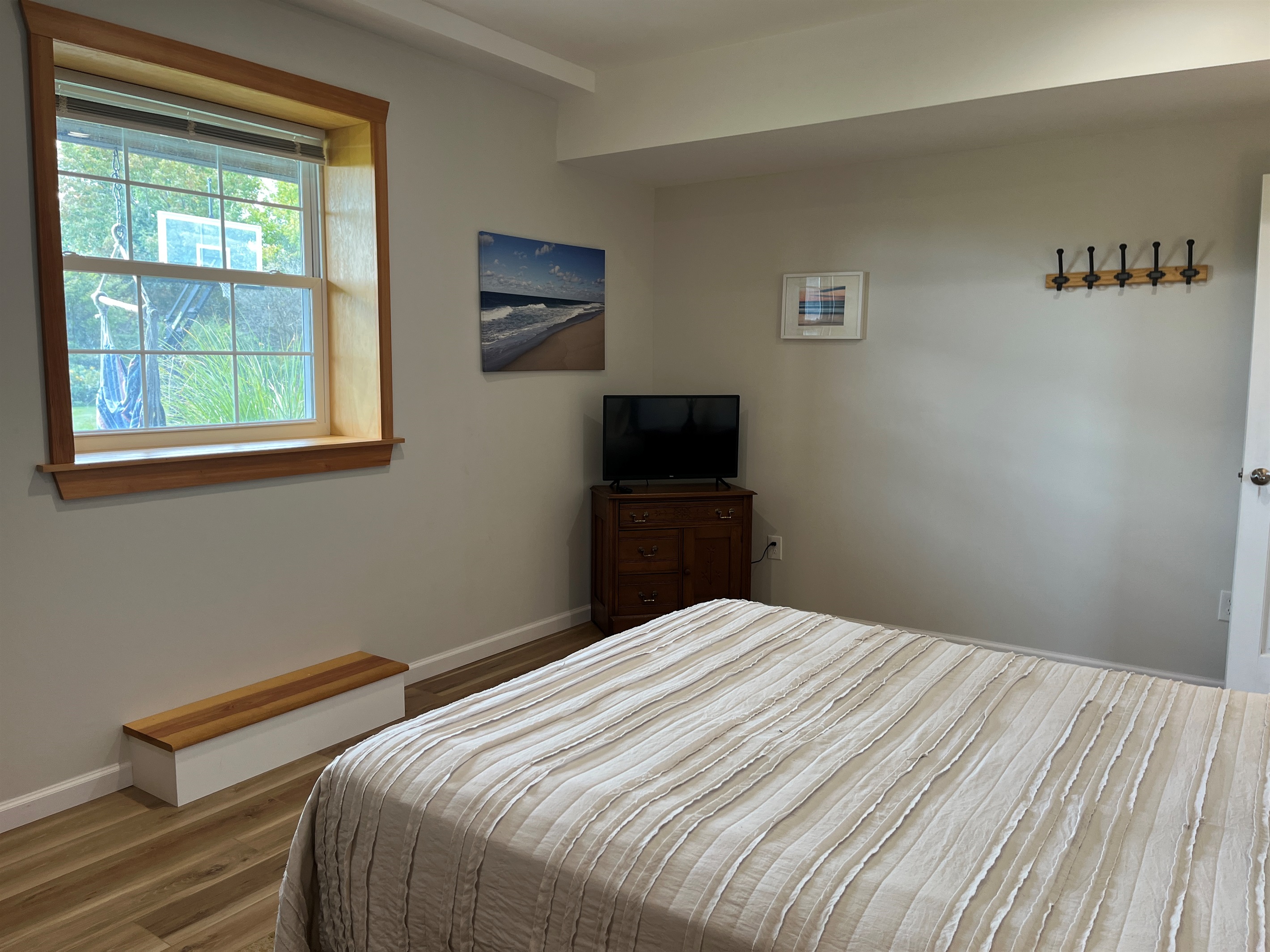 Lower level Queen bedroom #2