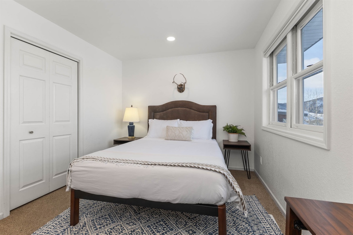 Queen Bedroom 3