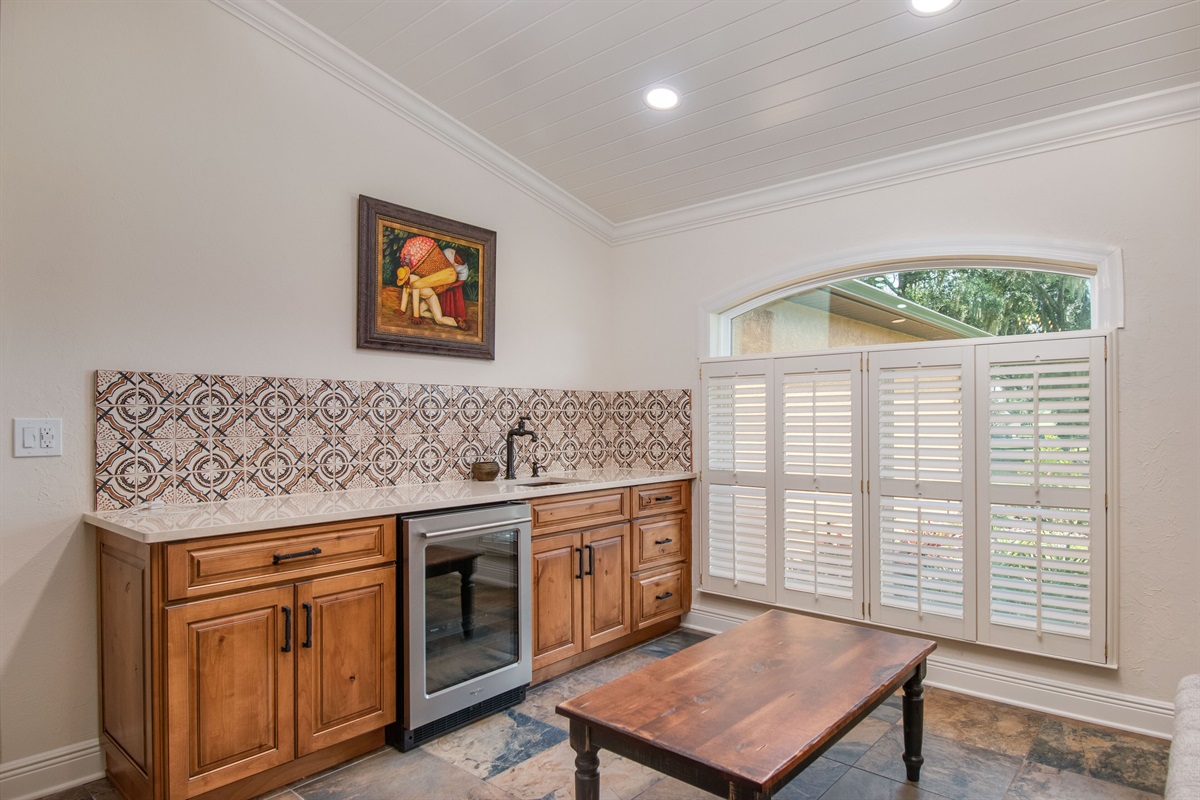 Great room wet bar