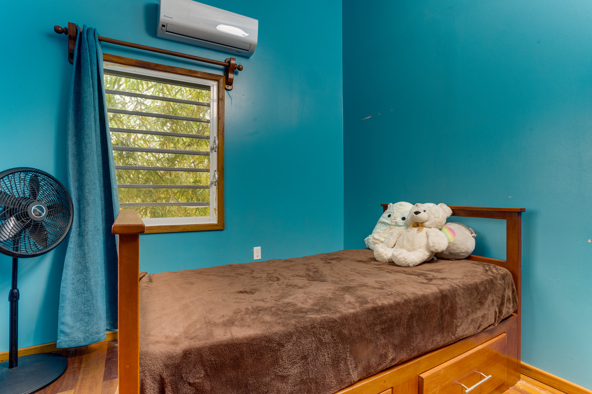 Guest Bedroom with AC