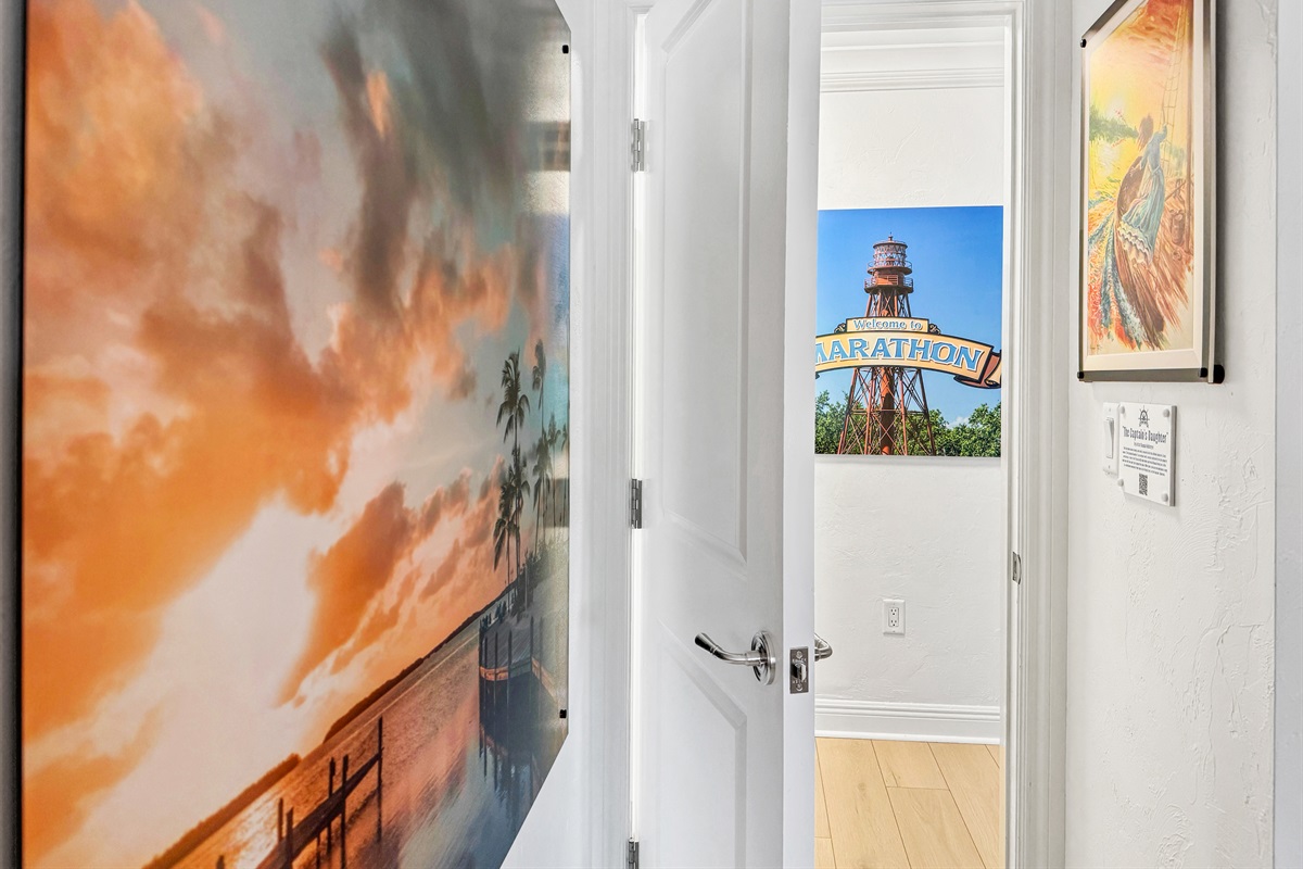 Experience Marathon's charm, right from your hallway.