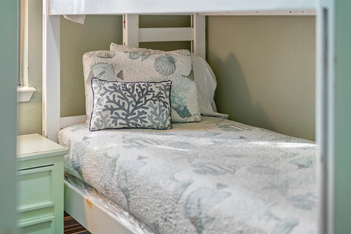 1ddadbd4c5db4109b98007e7afe7fdca Large | Beachhouse | Texas | TX | Vacation Homes | Galveston | Crystal Beach | Kokomo | Breezy Days | Beachfront Elegance | Sunrise Serenity | Southern Sands Property Management, LLC