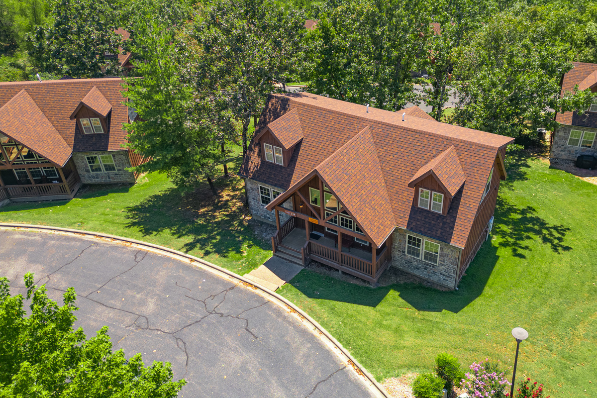 Close to the excitement, but tucked away when you&rsquo;re ready to relax. This is your Ozark home away from home.
