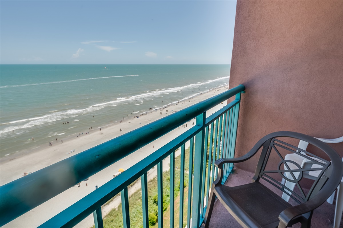 Balcony with Amazing Views of the Ocean🌊☀️