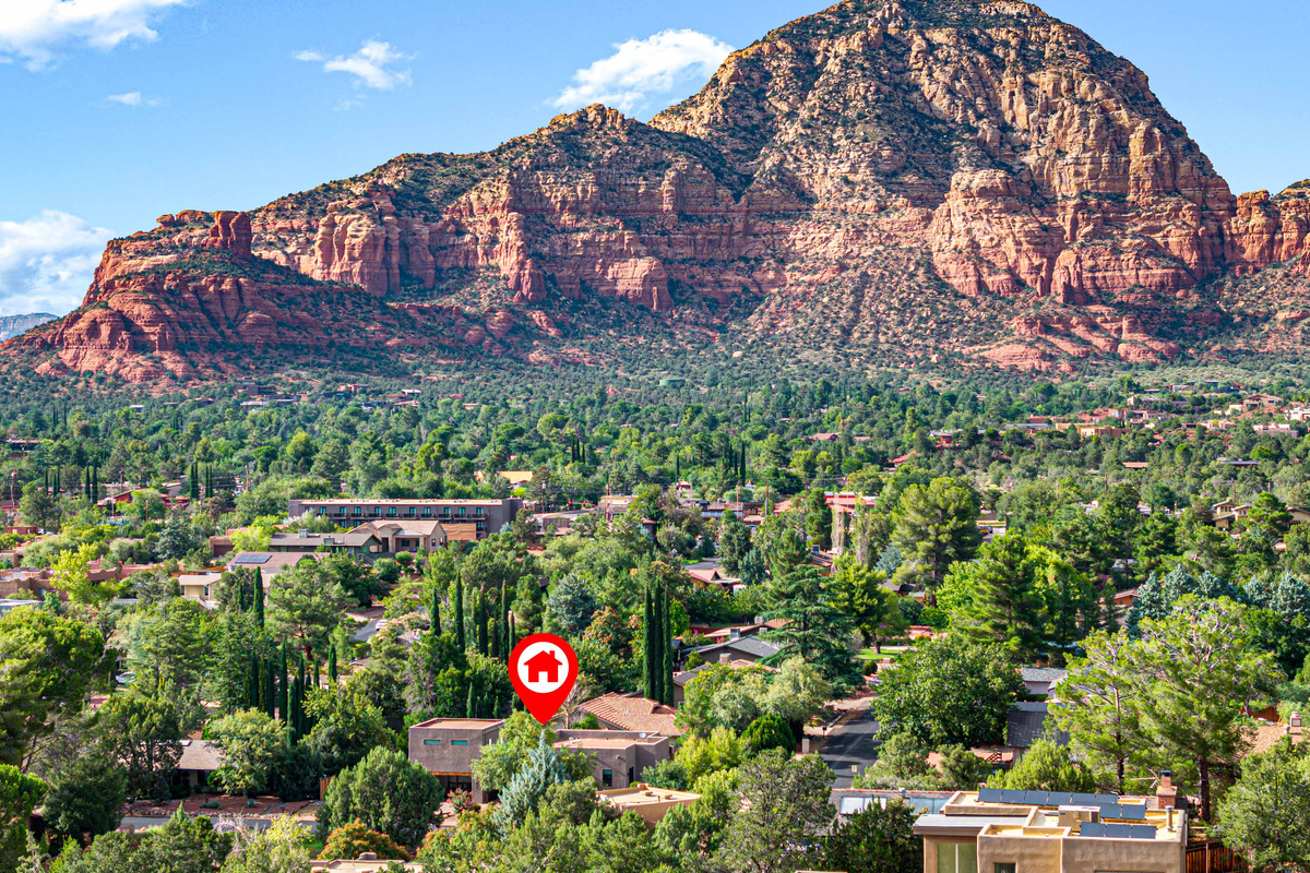 {Sedona Skyline} Stunning panoramic views of Sedona's iconic red rocks stretching across the horizon.