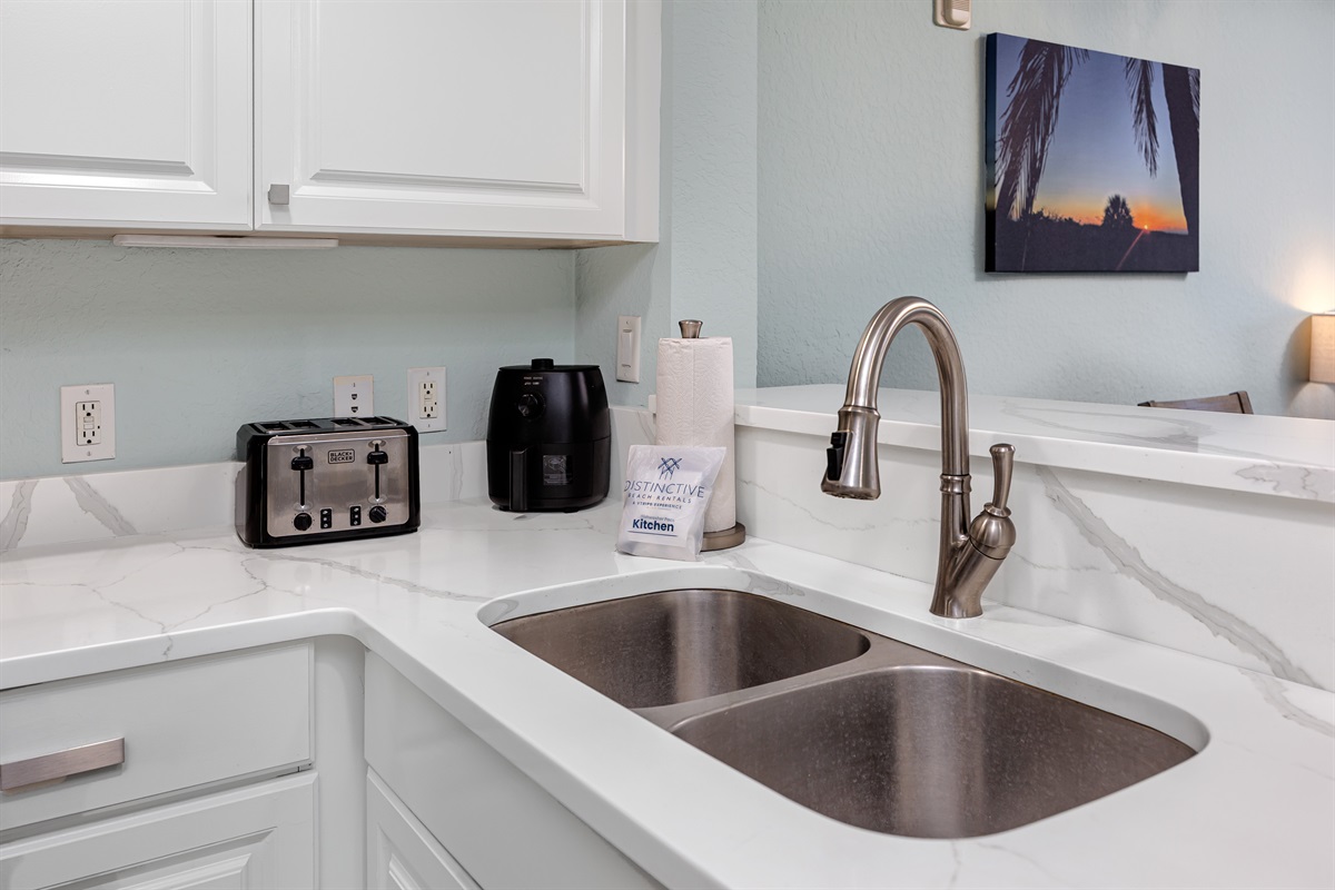 Air fryer & toaster included