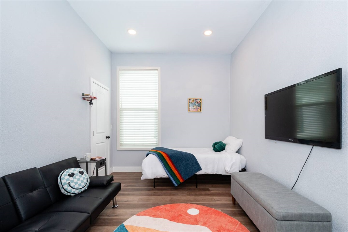 Twin bed 